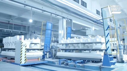 超級(jí)工廠特輯&middot;東鵬瓷磚江門基地|堅(jiān)持&ldquo;智能制造+綠色生產(chǎn)&rdquo;發(fā)展模式,構(gòu)建行業(yè)綠色智能生態(tài)圈